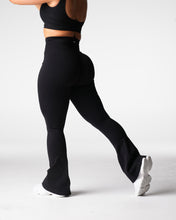 Load image into Gallery viewer, Black Harmony Ribbed Seamless Flare Leggings