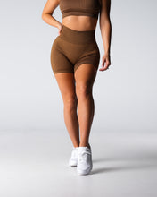Load image into Gallery viewer, Mocha Performance Seamless Shorts