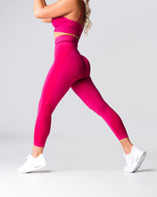 Load image into Gallery viewer, Winterberry Contour 2.0 Seamless Leggings