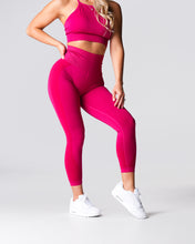 Load image into Gallery viewer, Winterberry Contour 2.0 Seamless Leggings