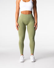 Load image into Gallery viewer, Meadow Lift Seamless Leggings