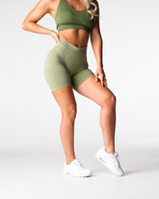 Load image into Gallery viewer, Meadow Lift Seamless Shorts