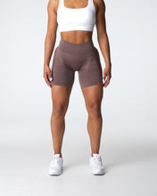 Load image into Gallery viewer, Cocoa Contour Seamless Shorts