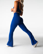Load image into Gallery viewer, Oxford Harmony Ribbed Seamless Flare Leggings