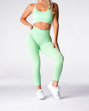 Load image into Gallery viewer, Pistachio Geo Seamless Leggings