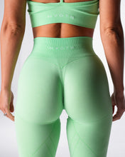 Load image into Gallery viewer, Pistachio Geo Seamless Leggings