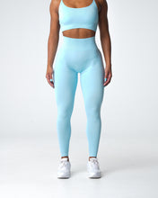 Load image into Gallery viewer, Pastel Blue Scrunch Seamless Leggings