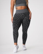 Load image into Gallery viewer, Black Speckled Leopard Seamless Leggings