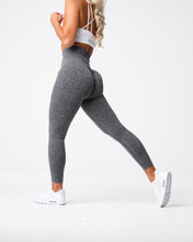 Load image into Gallery viewer, Black Speckled Scrunch Seamless Leggings