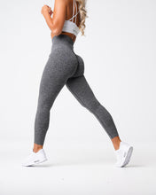 Load image into Gallery viewer, Black Speckled Scrunch Seamless Leggings