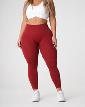 Load image into Gallery viewer, Carmine Solid Seamless Leggings
