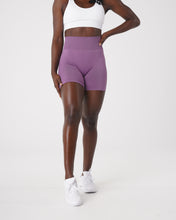 Load image into Gallery viewer, Orchid Solid Seamless Shorts