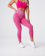 Load image into Gallery viewer, Fuchsia Zebra Seamless Leggings
