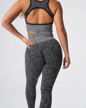 Load image into Gallery viewer, Black Speckled Snakeskin Seamless Leggings