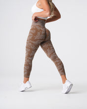 Load image into Gallery viewer, Mocha Camo Seamless Leggings