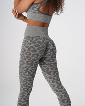 Load image into Gallery viewer, Khaki Green Leopard Seamless Leggings