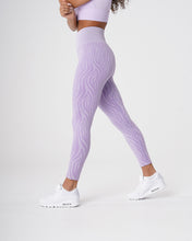 Load image into Gallery viewer, Lilac Zebra Seamless Leggings
