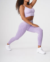 Load image into Gallery viewer, Lilac Zebra Seamless Leggings