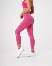 Load image into Gallery viewer, Fuchsia Leopard Seamless Leggings