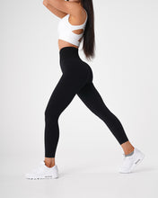 Load image into Gallery viewer, Black Solid Seamless Leggings