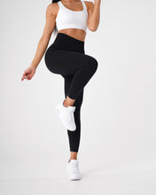 Load image into Gallery viewer, Black Solid Seamless Leggings