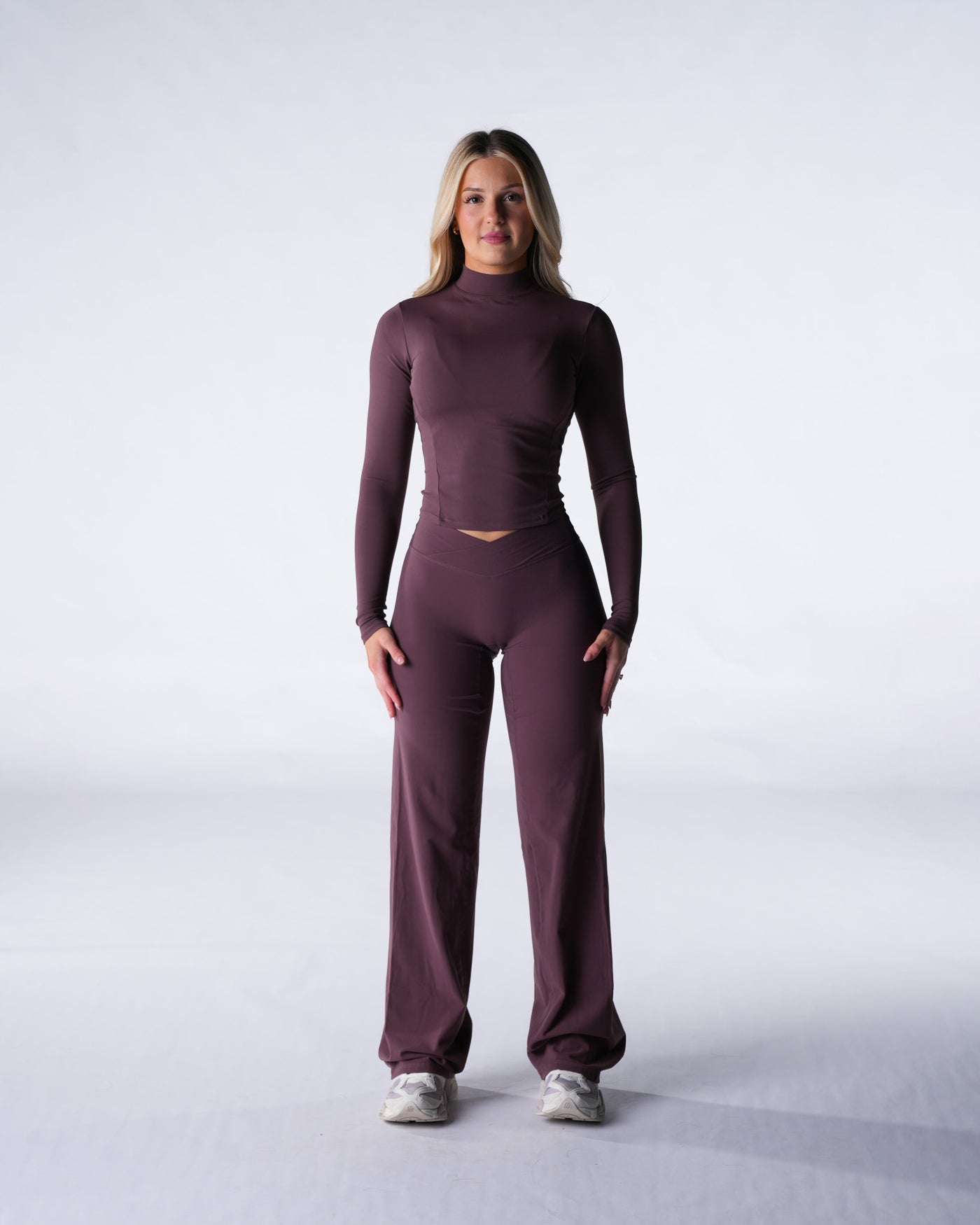 NVGTN Solace Mock Neck Long Sleeve - Velvet Port |