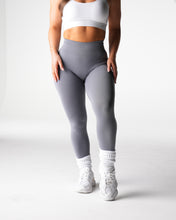 Load image into Gallery viewer, Grey Discover Seamless Leggings