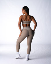 Load image into Gallery viewer, Canvas Aera Form Leggings