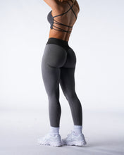 Load image into Gallery viewer, Carbon Knockout Seamless Leggings