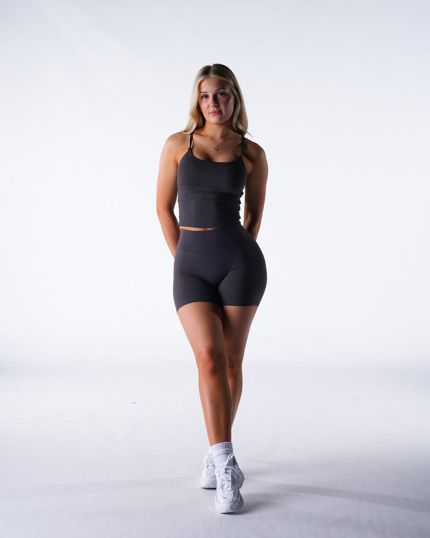 NVGTN Aera Shorts - Carbon |