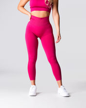 Load image into Gallery viewer, Winterberry Performance Seamless Leggings
