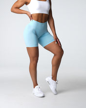 Load image into Gallery viewer, Pastel Blue Contour Seamless Shorts