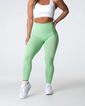 Load image into Gallery viewer, Pistachio Contour Seamless Leggings