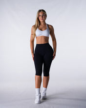 Load image into Gallery viewer, Black AeraLite Capri Leggings