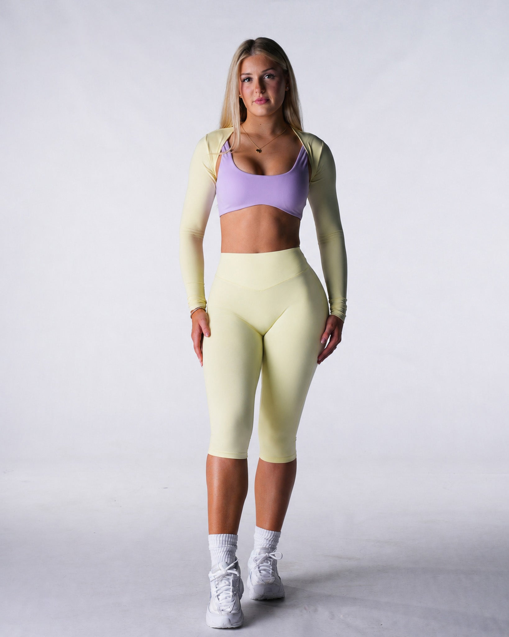 NVGTN AeraLite Capri Leggings - Limoncello |