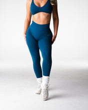 Load image into Gallery viewer, Nautical Edge Seamless Leggings