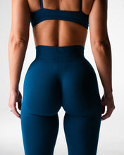 Load image into Gallery viewer, Nautical Edge Seamless Leggings