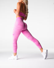 Load image into Gallery viewer, Bubble Gum Pink Digital Seamless Leggings