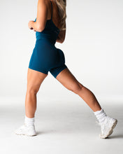 Load image into Gallery viewer, Nautical Edge Seamless Shorts