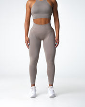 Load image into Gallery viewer, Taupe Performance Seamless Leggings