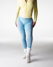 Load image into Gallery viewer, Endless Sky Digital Seamless Leggings