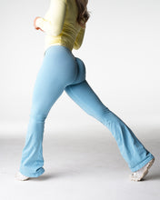 Load image into Gallery viewer, Endless Sky Iconic Seamless Flare Leggings