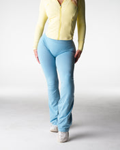 Load image into Gallery viewer, Endless Sky Iconic Seamless Flare Leggings