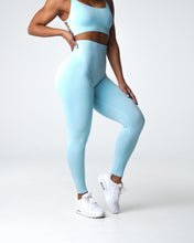 Load image into Gallery viewer, Pastel Blue Scrunch Seamless Leggings