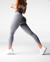 Load image into Gallery viewer, Grey Knockout Seamless Leggings