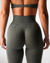 Load image into Gallery viewer, Evergreen Breakthrough Seamless Leggings