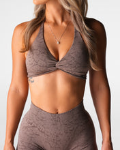 Load image into Gallery viewer, Oak Breakthrough Stunner Seamless Halter Bra