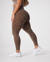 Load image into Gallery viewer, Mocha Leopard Seamless Leggings