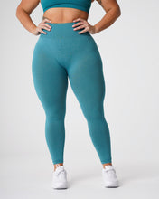 Load image into Gallery viewer, Teal Curve Seamless Leggings