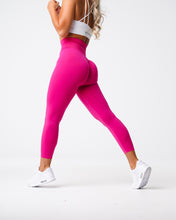 Load image into Gallery viewer, Magenta Solid Seamless Leggings